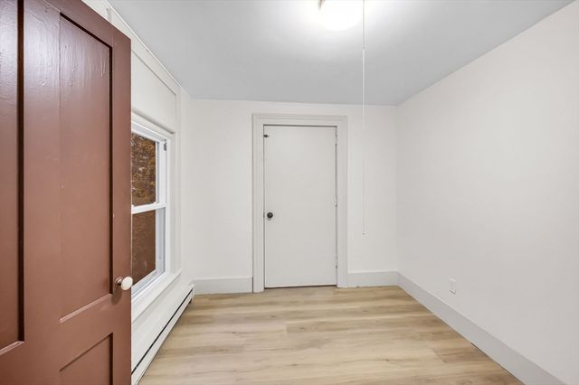 48 Gray St, Amherst, MA 01002