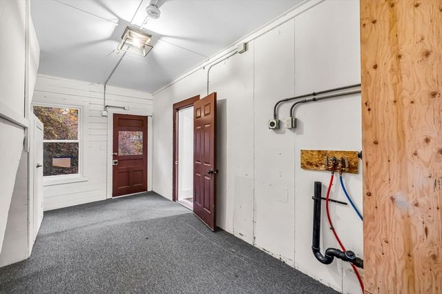 48 Gray St, Amherst, MA 01002