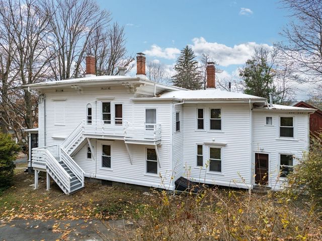 48 Gray St, Amherst, MA 01002