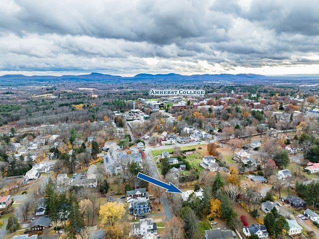 48 Gray St, Amherst, MA 01002