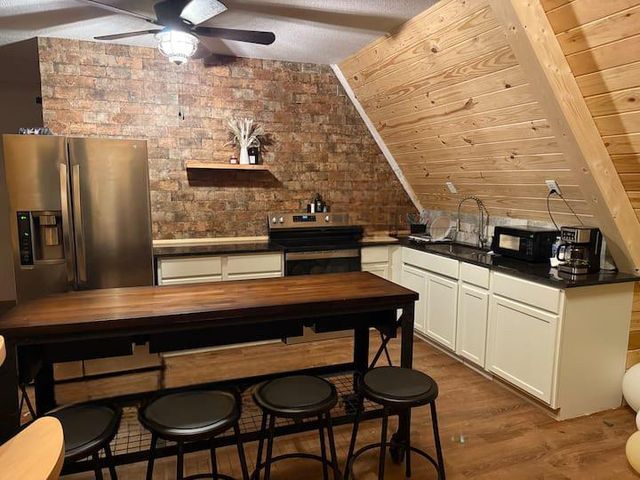 1115 County Road 220, Florence, TX 76527