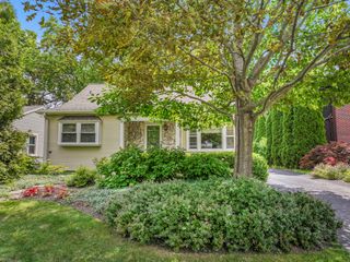 1339 N Dunton Avenue, Arlington Heights, IL 60004
