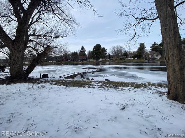 524 W Huron Street, Milford, MI 48381