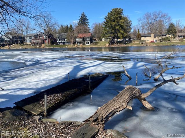 524 W Huron Street, Milford, MI 48381