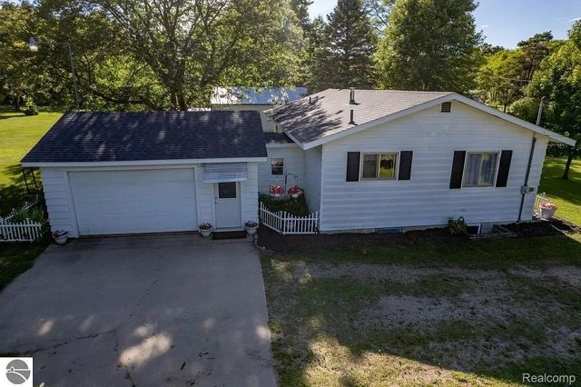 6365 W Airline Road, Sherman Township, MI 48893