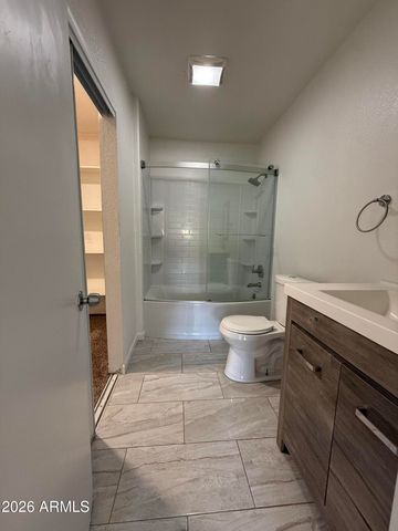 6826 W PIERSON Street, Phoenix, AZ 85033