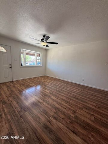 6826 W PIERSON Street, Phoenix, AZ 85033