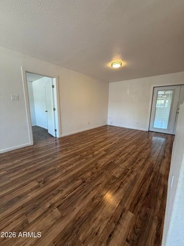 6826 W PIERSON Street, Phoenix, AZ 85033