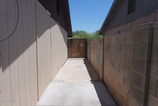 6826 W PIERSON Street, Phoenix, AZ 85033