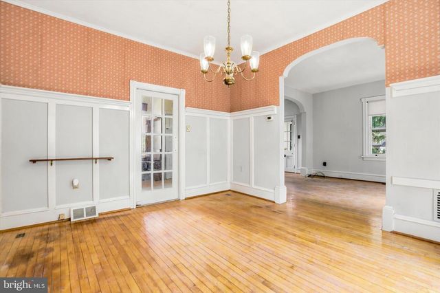 2140 WAYNE AVE, Abington, PA 19001
