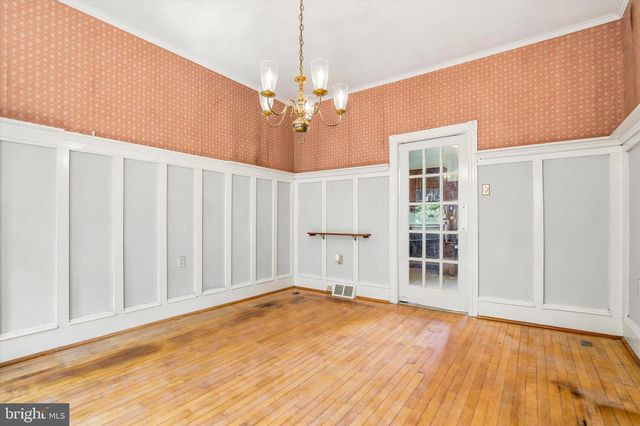 2140 WAYNE AVE, Abington, PA 19001