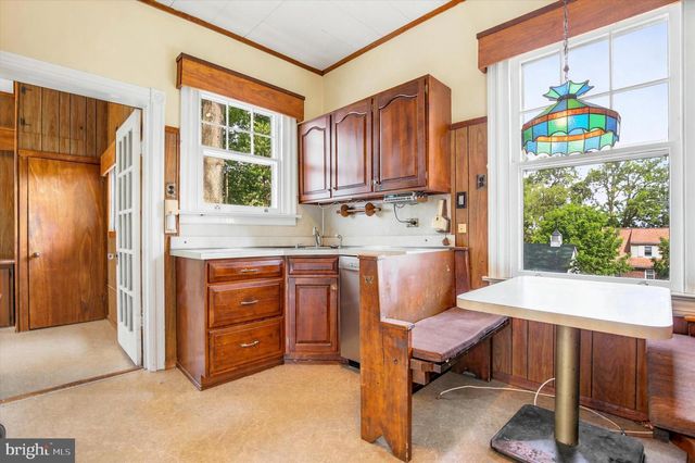 2140 WAYNE AVE, Abington, PA 19001