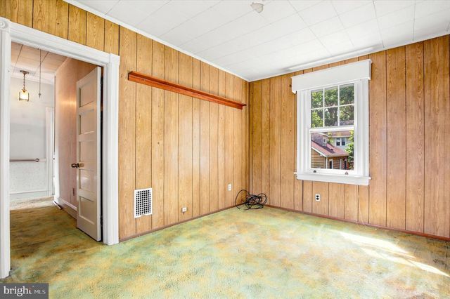 2140 WAYNE AVE, Abington, PA 19001