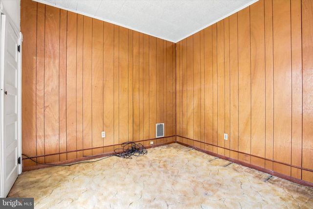 2140 WAYNE AVE, Abington, PA 19001