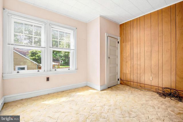 2140 WAYNE AVE, Abington, PA 19001