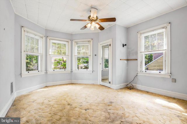 2140 WAYNE AVE, Abington, PA 19001