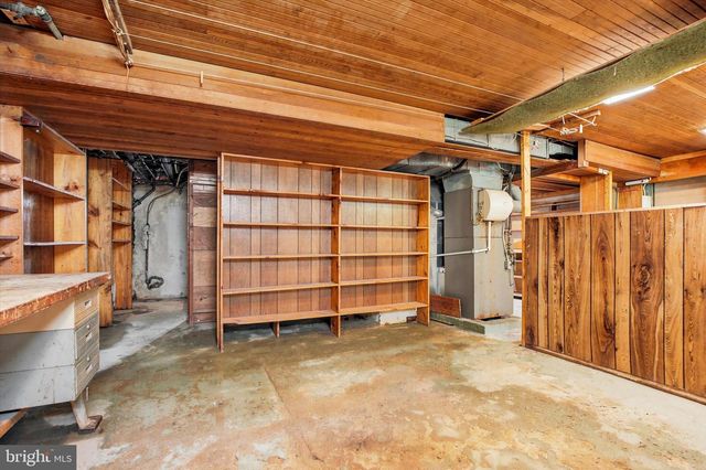 2140 WAYNE AVE, Abington, PA 19001