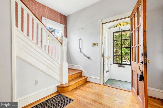 2140 WAYNE AVE, Abington, PA 19001