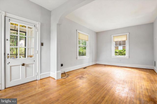 2140 WAYNE AVE, Abington, PA 19001