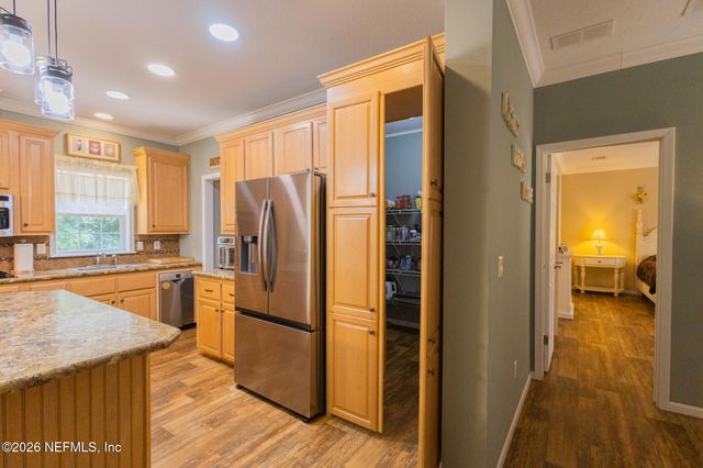 179 KINGFISH Road, Pomona Park, FL 32181