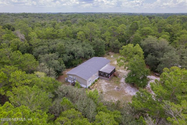 179 KINGFISH Road, Pomona Park, FL 32181
