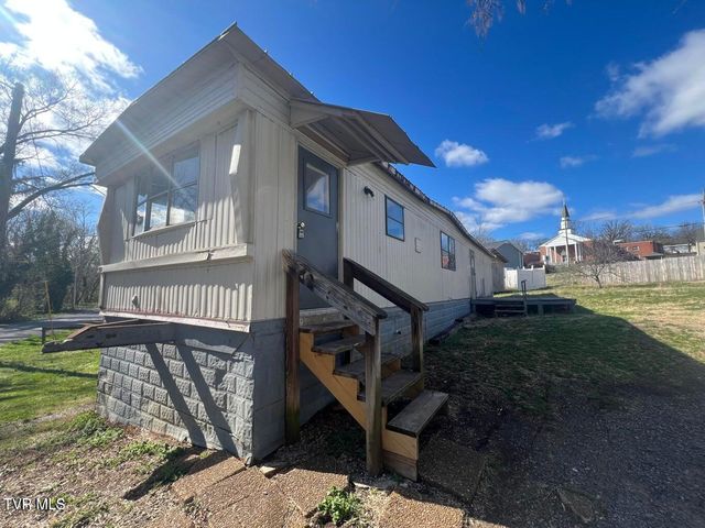 2004 Charlotte Street, Kingsport, TN 37660