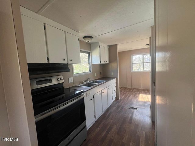 2004 Charlotte Street, Kingsport, TN 37660