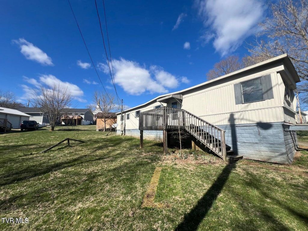 2004 Charlotte Street, Kingsport, TN 37660