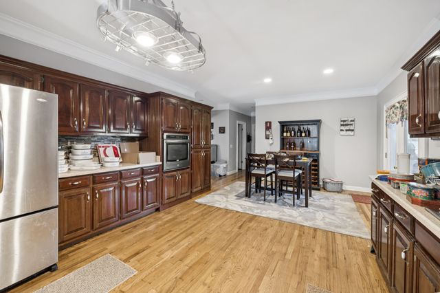 33 Bishop Rd, Lawrenceburg, TN 38464
