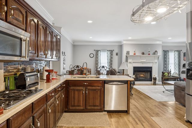 33 Bishop Rd, Lawrenceburg, TN 38464