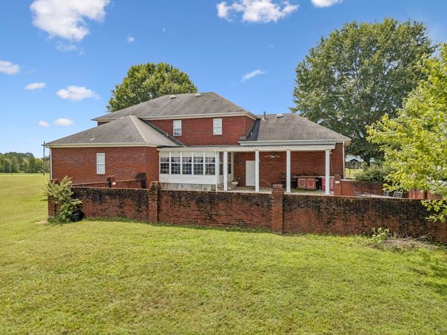 33 Bishop Rd, Lawrenceburg, TN 38464