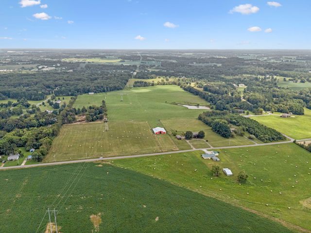 33 Bishop Rd, Lawrenceburg, TN 38464