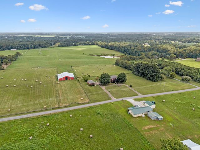 33 Bishop Rd, Lawrenceburg, TN 38464