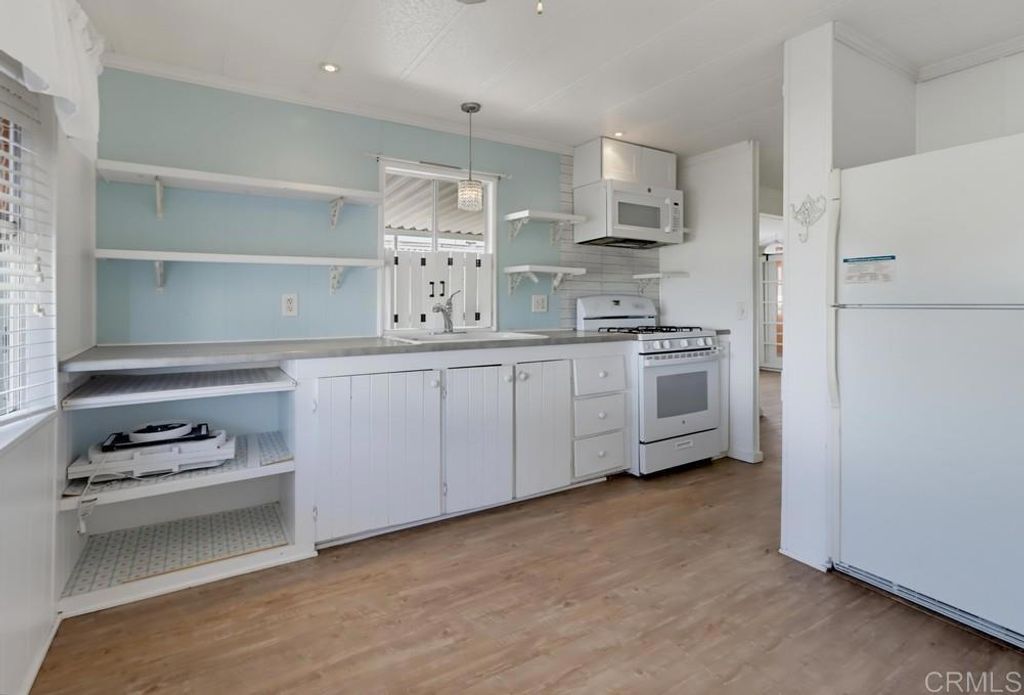 2130 Sunset Drive 104, Vista, CA 92081 — photo 3