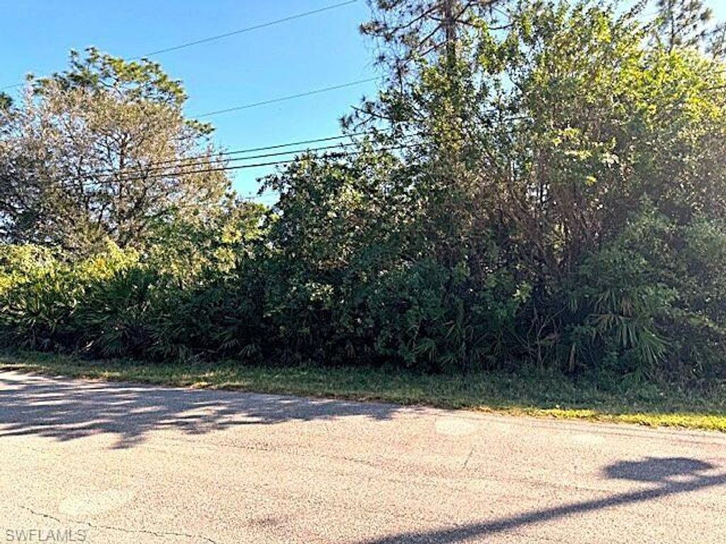 502 Truman AVE, LEHIGH ACRES, FL 33972 — photo 2