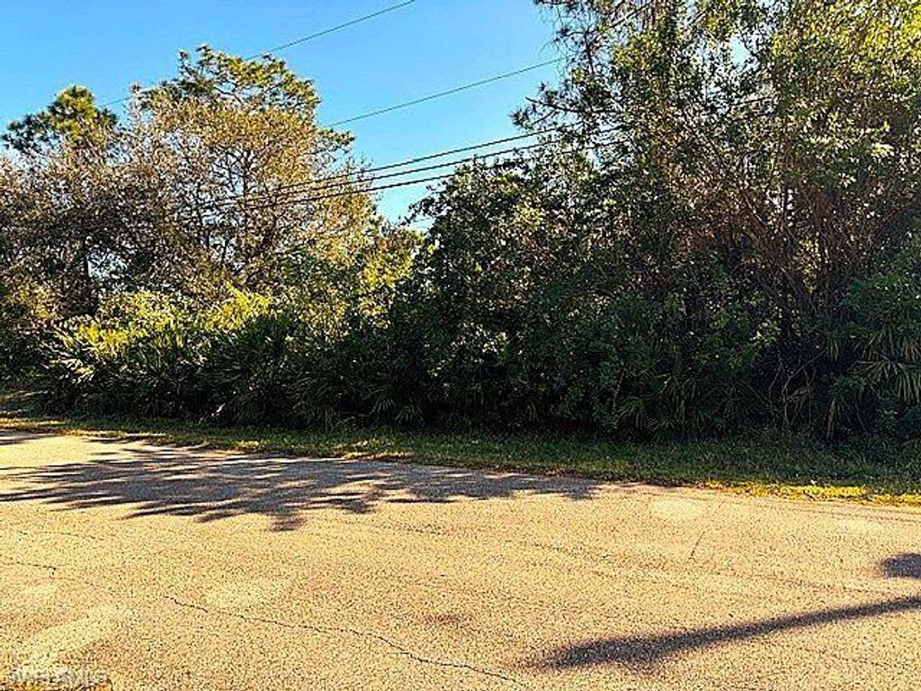 502 Truman AVE, LEHIGH ACRES, FL 33972 — photo 3