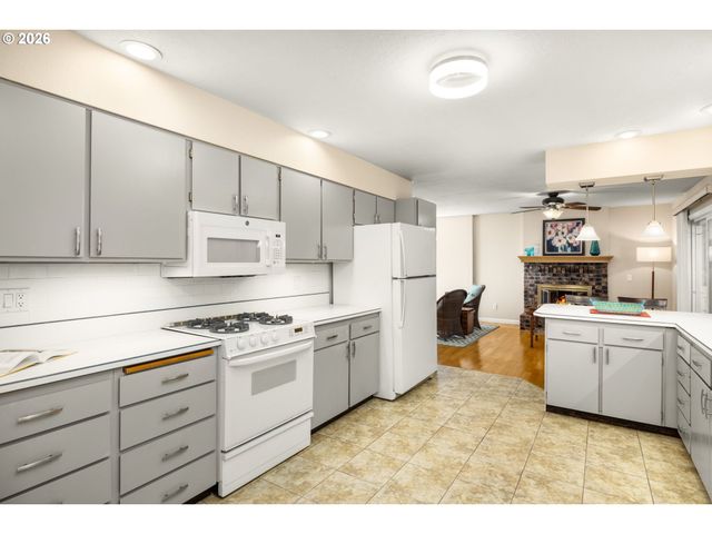 7875 Sw 184TH Ave, Beaverton, OR 97007