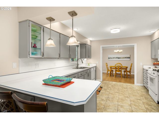 7875 Sw 184TH Ave, Beaverton, OR 97007