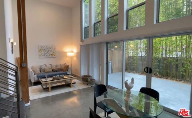 4133 Redwood Avenue 1015, Los Angeles, CA 90066