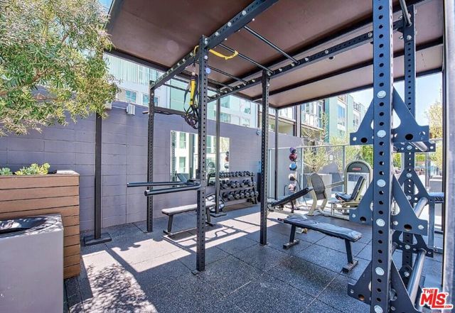 4133 Redwood Avenue 1015, Los Angeles, CA 90066