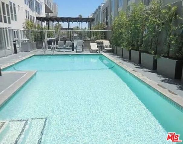 4133 Redwood Avenue 1015, Los Angeles, CA 90066