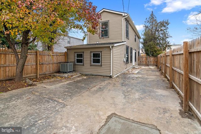 609 BARTLETT AVENUE, Baltimore, MD 21218