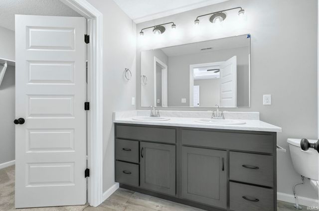 1436 Marsh Deer Run, Huntertown, IN 46748