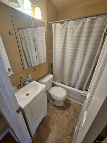 28 Putnam Drive, Carmel, NY 10512