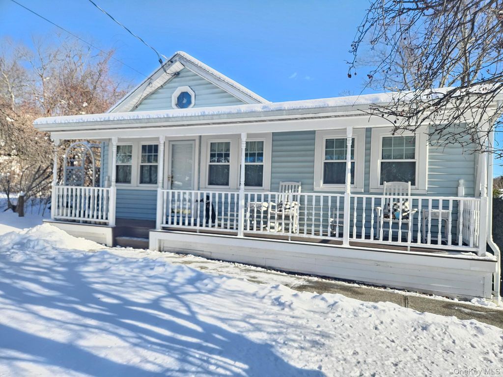 28 Putnam Drive, Carmel, NY 10512