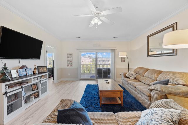 4855 Luster Leaf Cir Apt 303, Myrtle Beach, SC 29577
