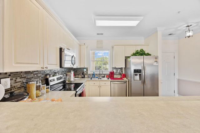 4855 Luster Leaf Cir Apt 303, Myrtle Beach, SC 29577