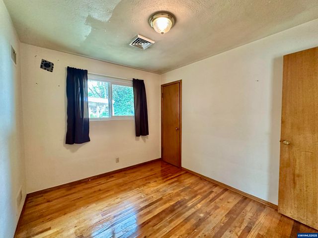 1004 NW 34th St, Corvallis, OR 97330
