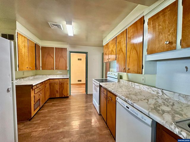 1004 NW 34th St, Corvallis, OR 97330