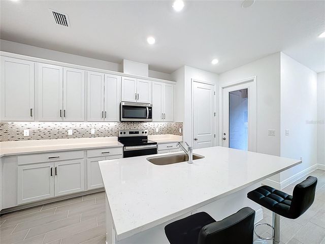 13172 CALMING BREEZE WAY, Winter Garden, FL 34787